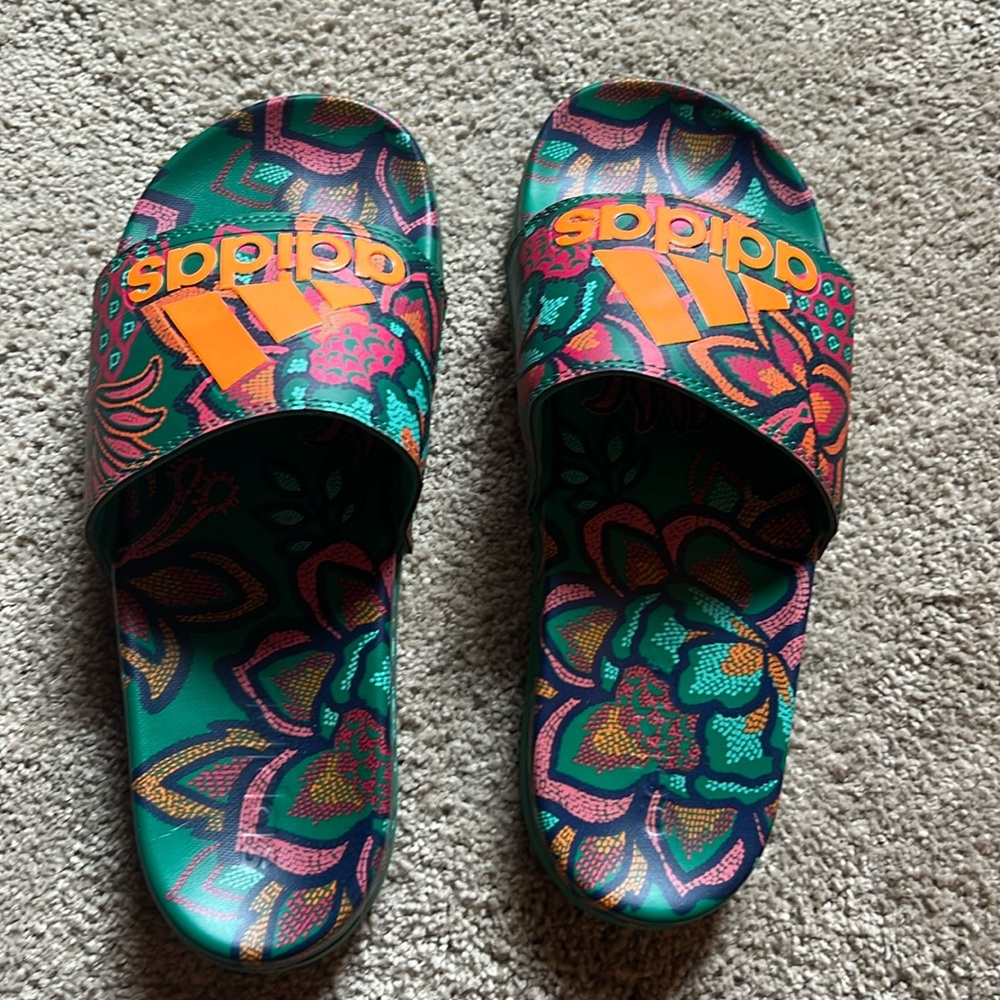Adorbs Adidas slides, size 6